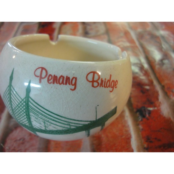 Penang Bridge lonest in Asia vintage cigarette  ashtray collectible souvineer - Picture 2 of 8